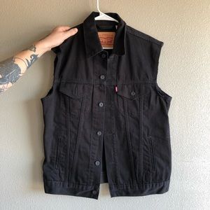 Levi’s black jean vest